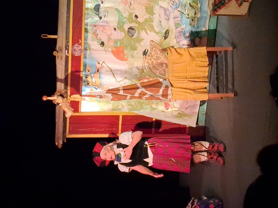 spectacle hippo girafe 2024