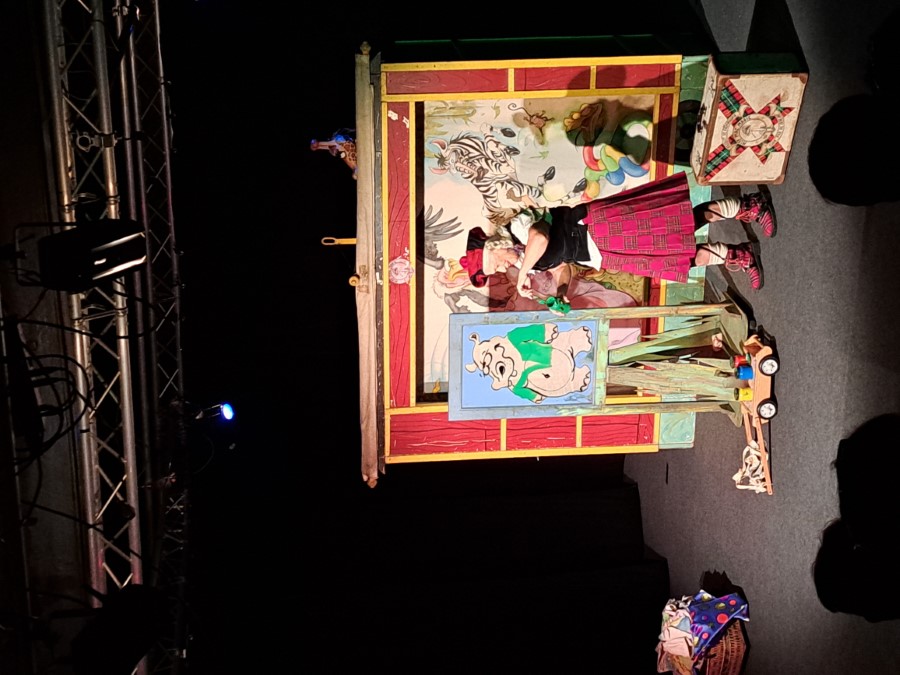 spectacle hippo girafe 2024