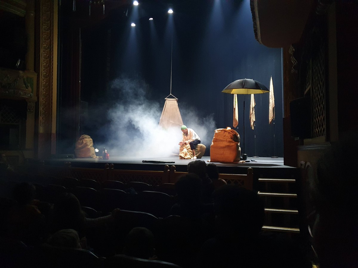 Spectacle de Noel : en avant pour un nouveau monde !